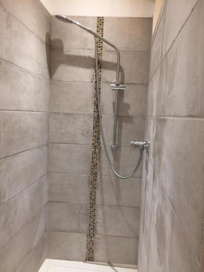 Chez Enzo Apartment Pierrevert Екстериор снимка
